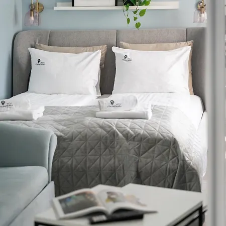 Glow - Idealny Apartament Dla Par By Lion Apartments アパート